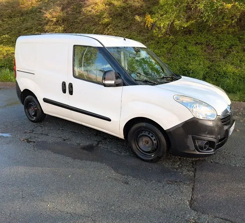 Gebraucht Opel Combo 90 PS (66 kW) 2013 Weiß Van / Kleinbus
