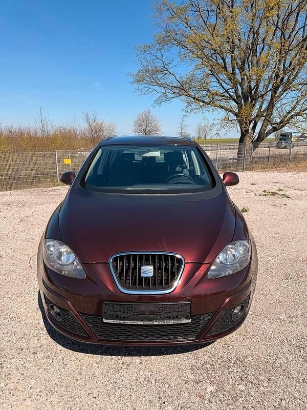 Gebraucht Seat Altea XL 160 PS (117 kW) 2010 Rot Van / Kleinbus