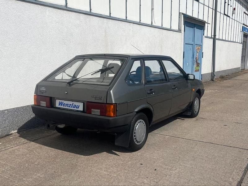 Gebraucht Lada Samara 61 PS (44 kW) 1991 Grau Kleinwagen