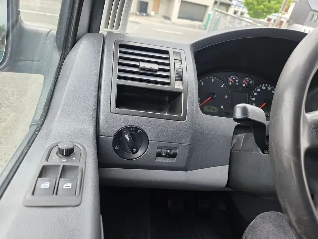 Gebraucht VW Transporter 102 PS (75 kW) 2009 Silber Van