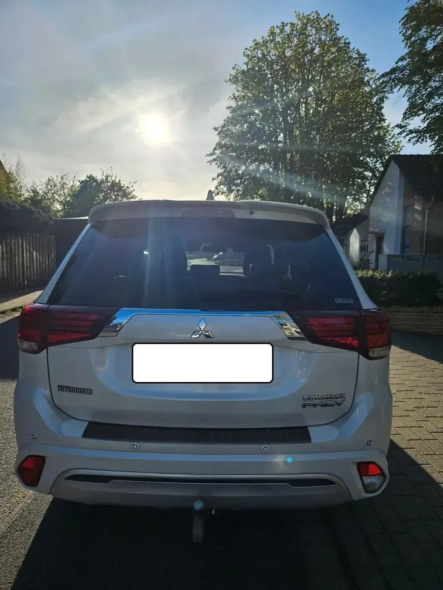 Gebraucht Mitsubishi Outlander P-HEV 135 PS (99 kW) 2019 Weiß SUV