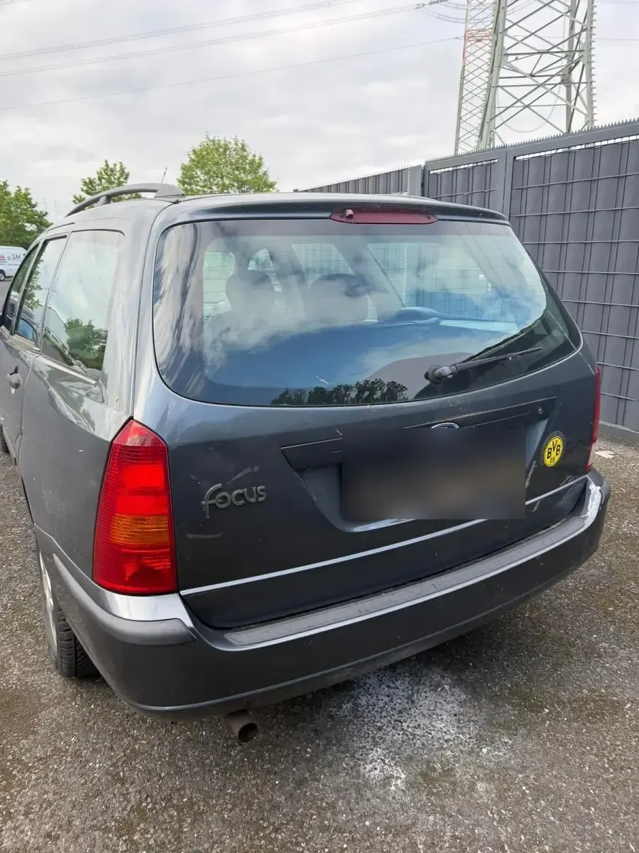 Gebraucht Ford Focus 101 PS (74 kW) 2004 Grau Kombi