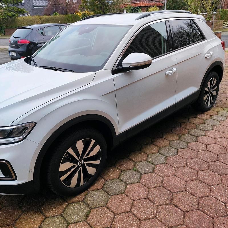 Gebraucht VW T-Roc Move 110 PS (80 kW) 2023 Weiß SUV