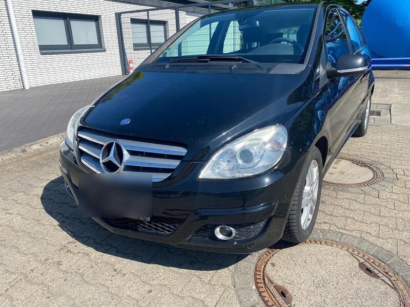 Schwarz Gebraucht 2009 Mercedes B160 Van / Kleinbus | 2.700 € (Guter Preis) - Bild 1/4