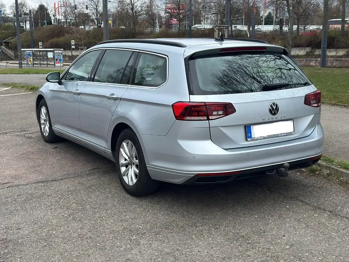 Gebraucht VW Passat Business 150 PS (110 kW) 2022 Silber Kombi