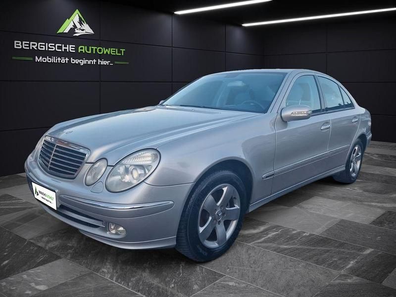 Gebraucht Mercedes E240 Avantgarde 177 PS (130 kW) 2003 Silber Limousine