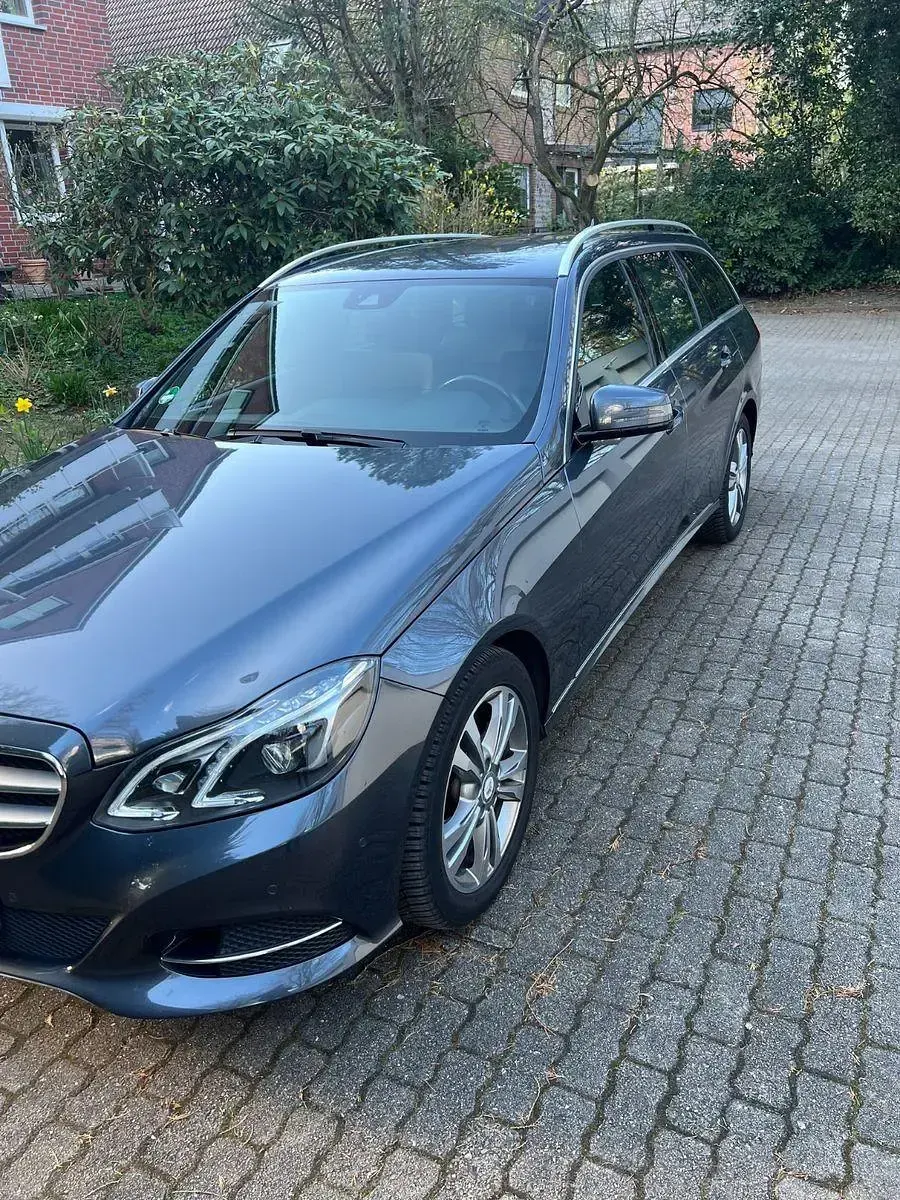 Gebraucht Mercedes E220 Edition 170 PS (125 kW) 2014 Grau Kombi