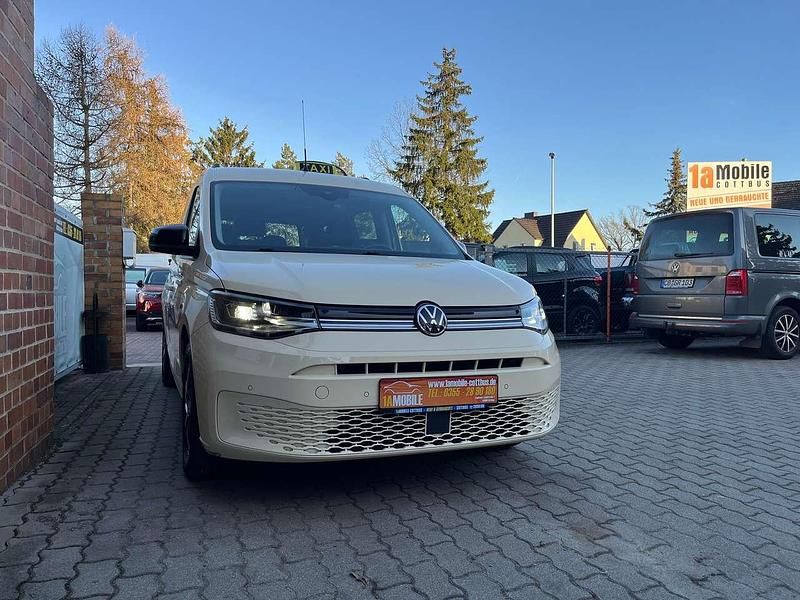 Second-hand VW Caddy Maxi 131 CP (96 kW) 2023 Galben Monovolum