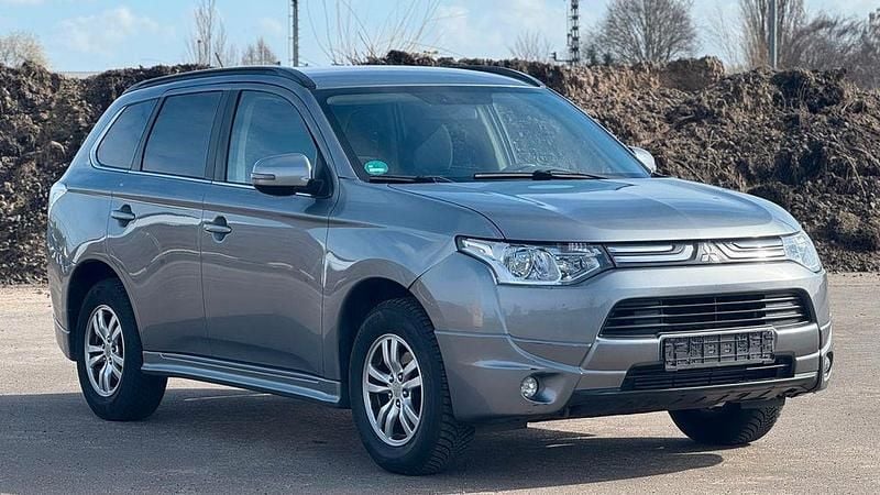 Gebraucht Mitsubishi Outlander 150 PS (110 kW) 2013 Grau SUV