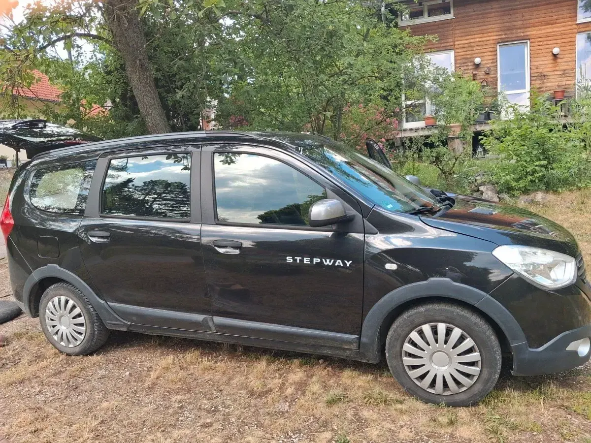 Gebraucht Dacia Lodgy Stepway 116 PS (85 kW) 2017 Schwarz Van / Kleinbus