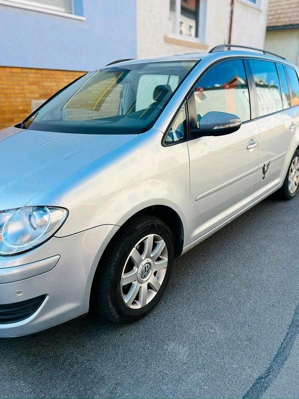Gebraucht VW Touran 140 PS (102 kW) 2010 Grau Van / Kleinbus