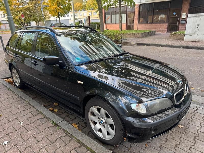 Schwarz Gebraucht 2004 BMW 320 Kombi | 1.350 € (Superpreis) - Bild 1/4