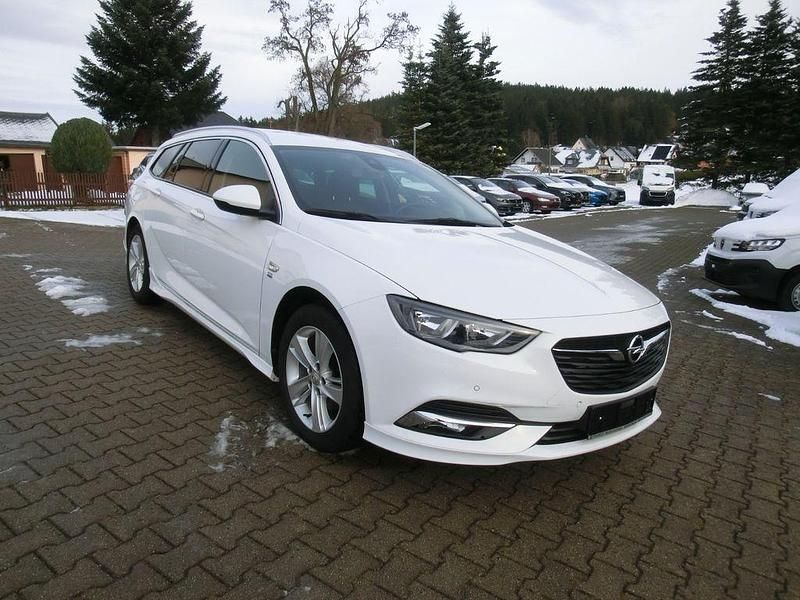 Weiß Gebraucht 2019 Opel Insignia Dynamic Kombi | 14.490 € (Superpreis) - Bild 1/4