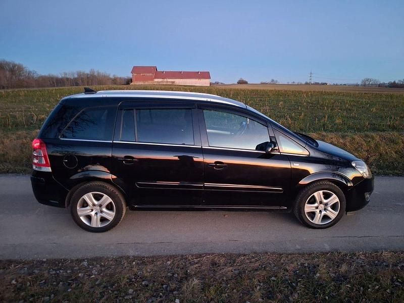Gebraucht Opel Zafira 140 PS (102 kW) 2008 Schwarz Van / Kleinbus