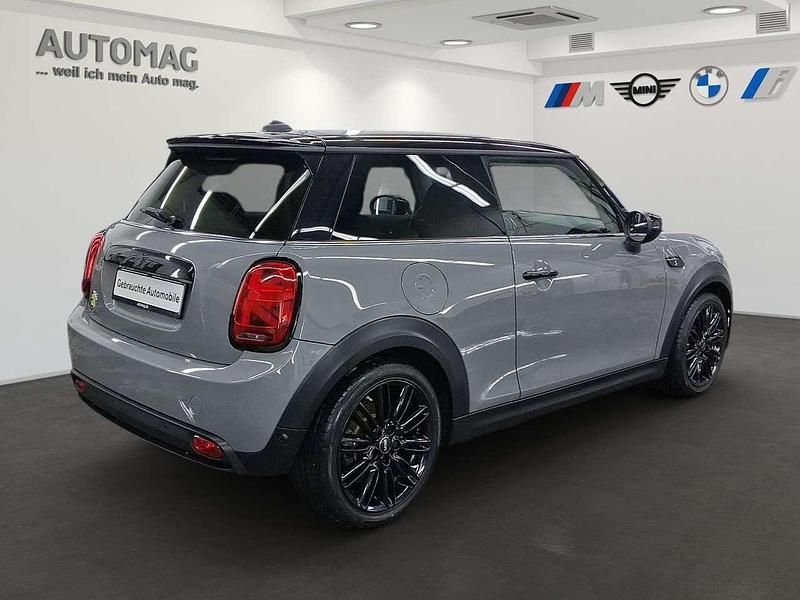 Gebraucht Mini Cooper SE Hatch 135 kW (184 PS) 2021 Moonwalk grey Kleinwagen