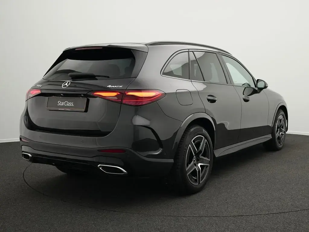 Gebraucht Mercedes GLC300 AMG line 269 PS (197 kW) 2025 Grau SUV