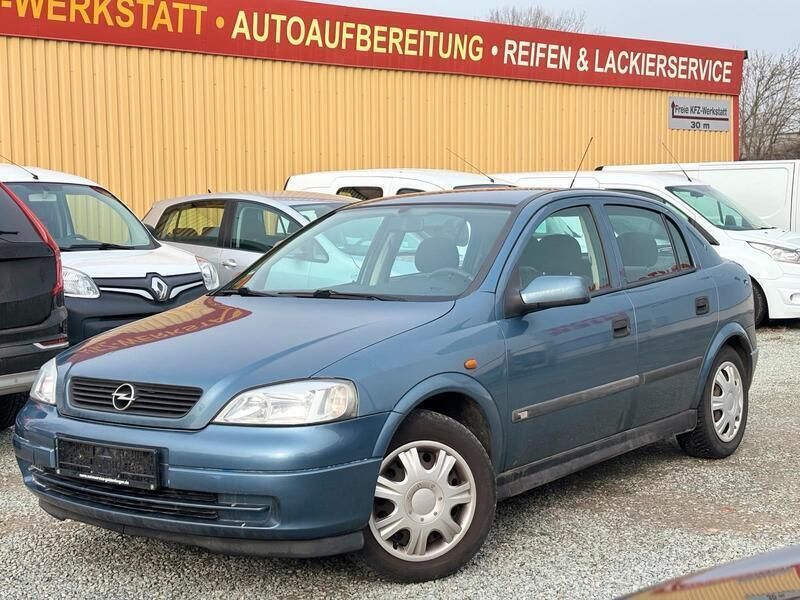 Blau Gebraucht 1998 Opel Astra Limousine | 2.222 € (Teuer) - Bild 1/4