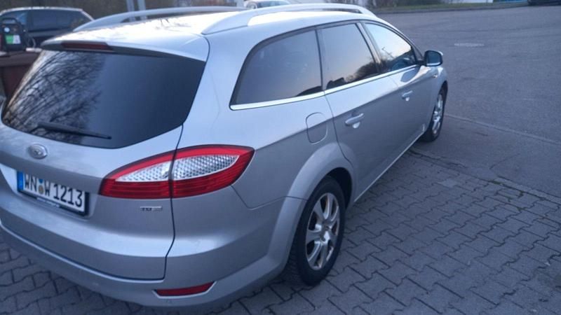 Gebraucht Ford Mondeo Titanium 140 PS (102 kW) 2008 Silber Kombi