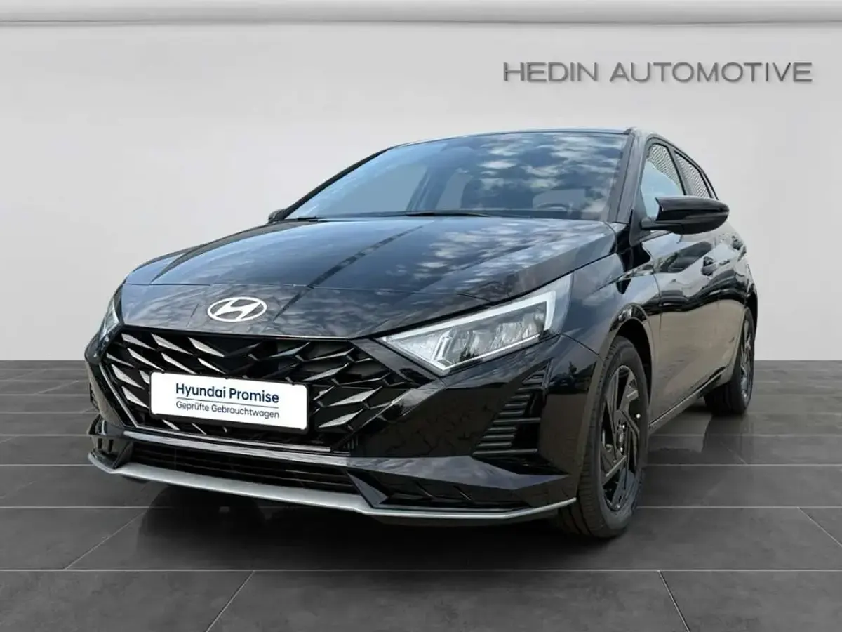 Neu Hyundai i20 Blackline 90 PS (66 kW) 2026 Schwarz Kleinwagen