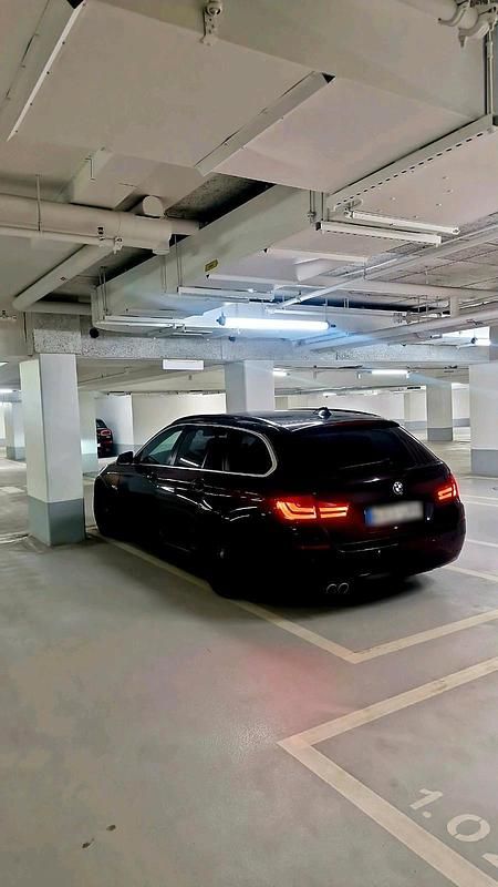 Gebraucht BMW 520 184 PS (135 kW) 2012 Schwarz Kombi