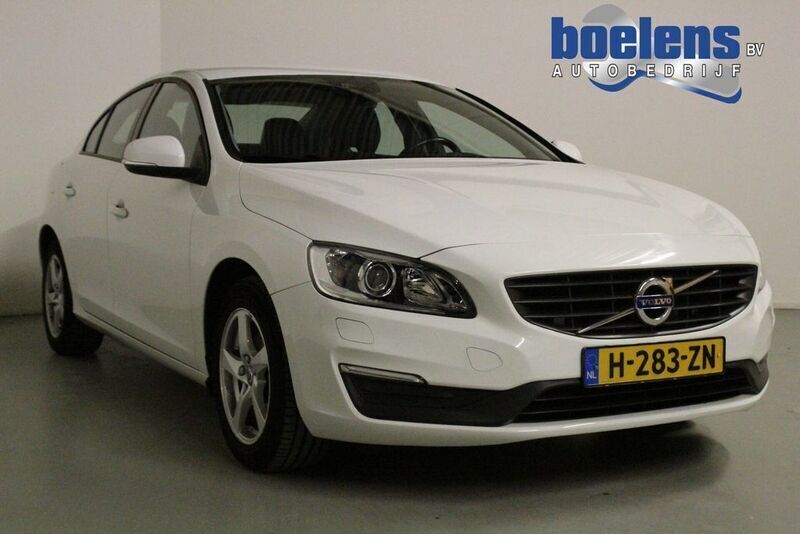 Weiß Gebraucht 2018 Volvo S60 Limousine | 12.699 € (Guter Preis) - Bild 1/4
