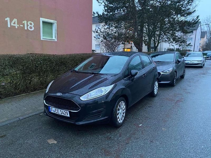 Gebraucht Ford Fiesta Trend 101 PS (74 kW) 2016 Schwarz Kleinwagen
