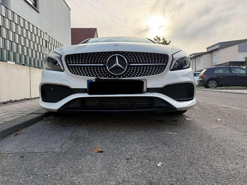 Weiß Gebraucht 2016 Mercedes A200 Kleinwagen | 18.999 € (Teuer) - Bild 1/4