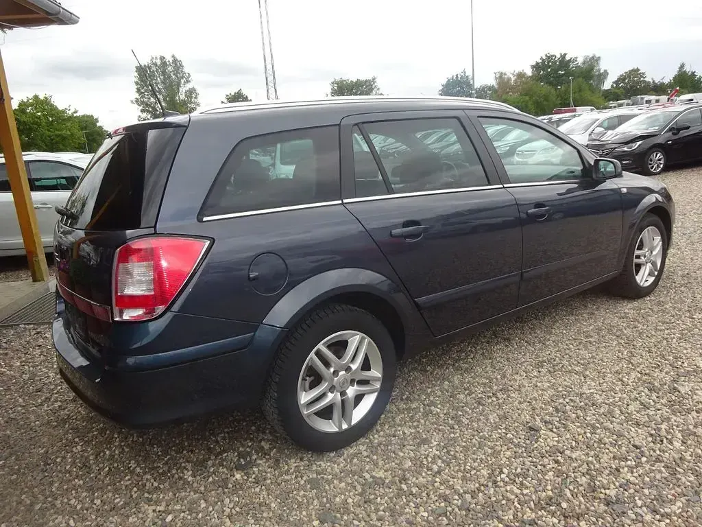 Gebraucht Opel Astra Cosmo 140 PS (102 kW) 2007 Blau Limousine
