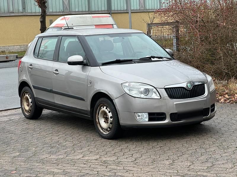 Gelb Gebraucht 2009 Skoda Fabia Limousine | 1.000 € (Guter Preis) - Bild 1/4