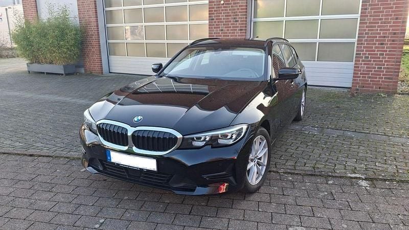 Gebraucht BMW 320 190 PS (139 kW) 2022 Schwarz Kombi