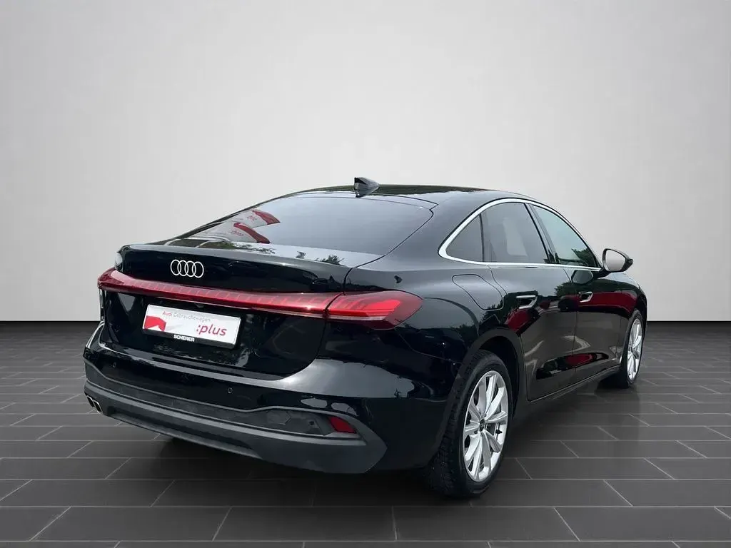 Gebraucht Audi A5 Basis 204 PS (150 kW) 2025 Mythosschwarz metallic (metallic) Limousine