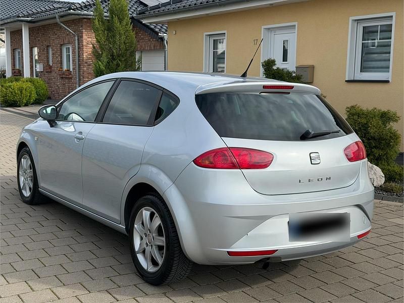 Gebraucht Seat Leon 105 PS (77 kW) 2010 Grau Kleinwagen