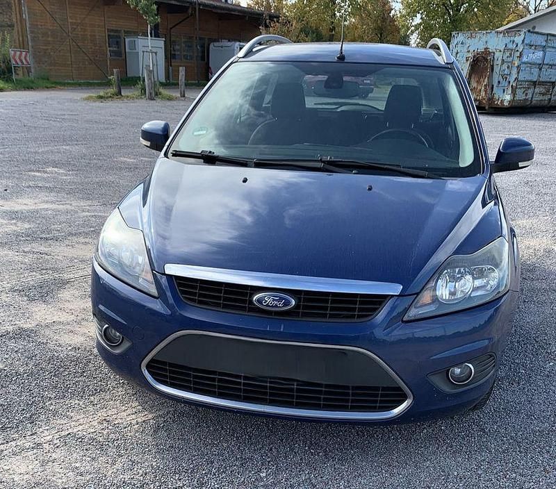 Gebraucht Ford Focus Titanium 109 PS (80 kW) 2009 Blau Limousine
