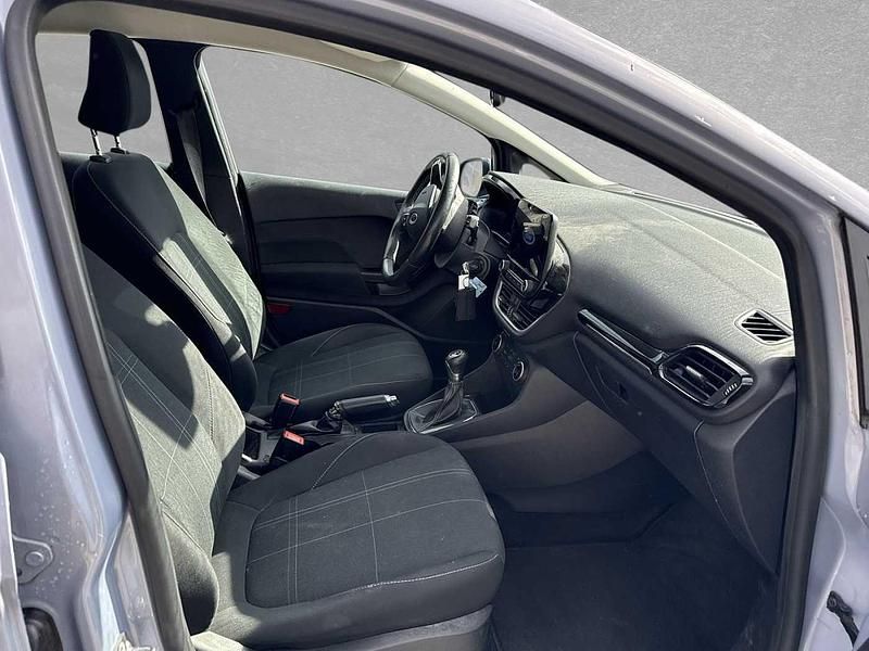 Gebraucht Ford Fiesta Trend+ 140 PS (102 kW) 2011 Weiß Kleinwagen