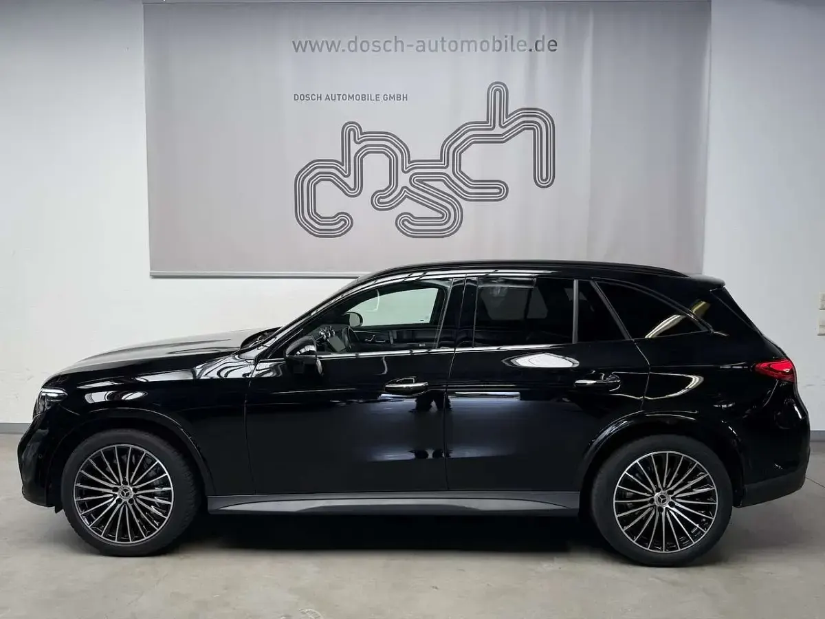 Gebraucht Mercedes GLC220 AMG 220 PS (161 kW) 2024 Obsidianschwarz SUV