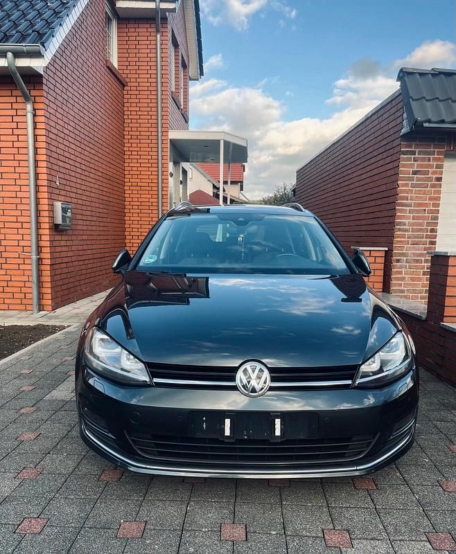 Andere farben Gebraucht 2016 VW Golf VII Allstar Kombi | 13.600 € (Etwas zu teuer) - Bild 1/4