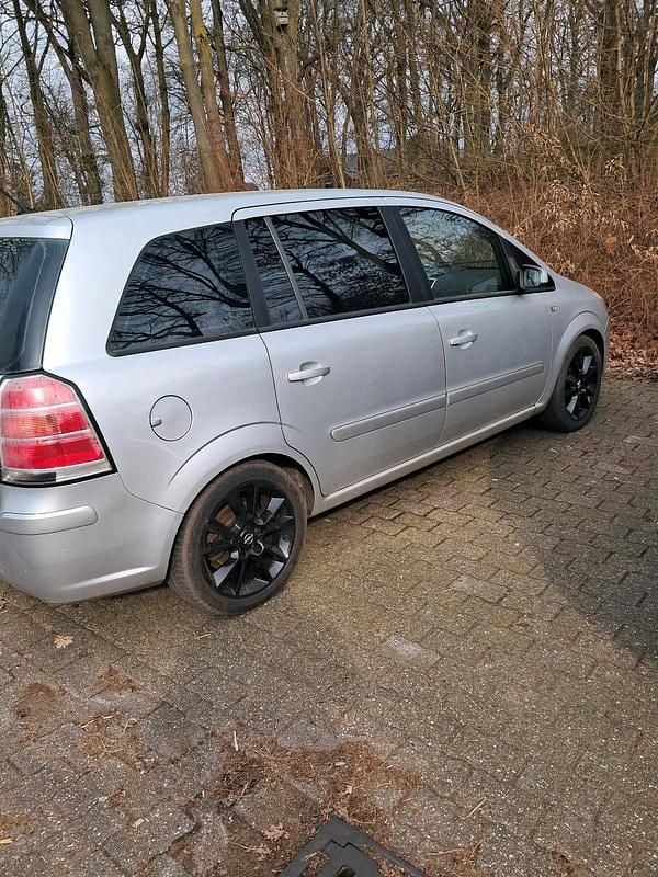 Silber Gebraucht 2006 Opel Zafira Van / Kleinbus | 2.350 € (Fairer Preis) - Bild 1/4