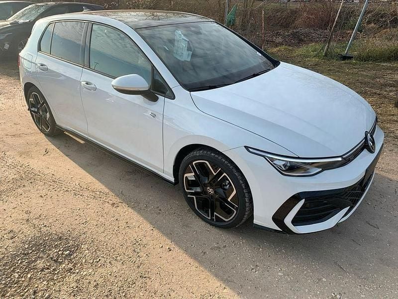 Neu VW Golf VIII R-line Plus 150 PS (110 kW) 2026 Weiß Limousine