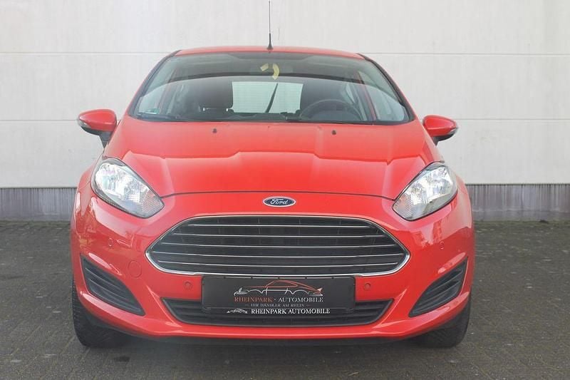 Gebraucht Ford Fiesta SYNC Edition 80 PS (58 kW) 2014 Rot Kleinwagen