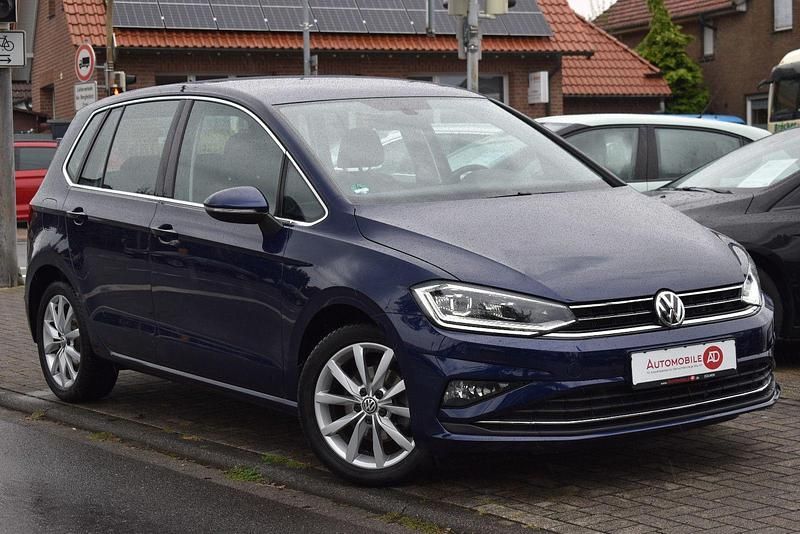 Blau Gebraucht 2020 VW Golf Sportsvan Highline Van / Kleinbus | 14.990 € (Fairer Preis) - Bild 1/3