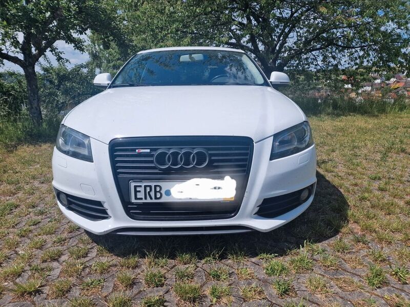 Weiß Gebraucht 2010 Audi A3 Sportback S-Line Limousine | 4.000 € (Guter Preis) - Bild 1/4