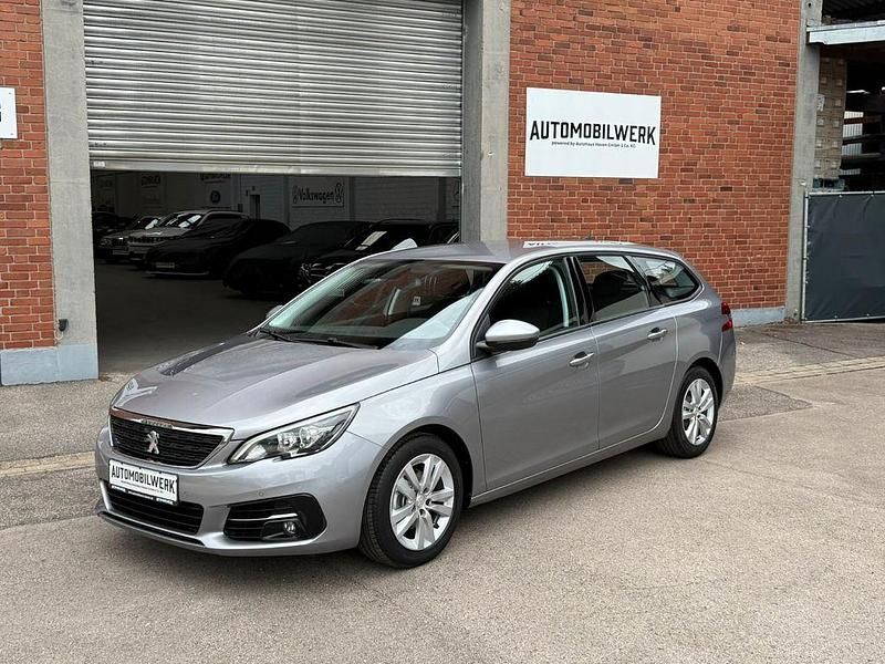 Grau Gebraucht 2018 Peugeot 308 Active Kombi | 8.499 € (Guter Preis) - Bild 1/4