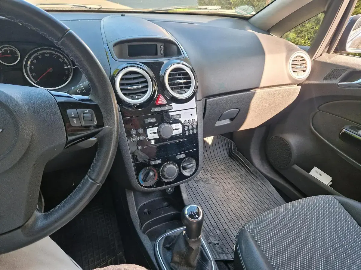 Gebraucht Opel Corsa Color Edition 87 PS (63 kW) 2010 Schwarz Kleinwagen