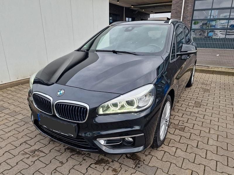 Gebraucht BMW 225 Active Tourer iPerformance 224 PS (164 kW) 2016 Schwarz Van / Kleinbus