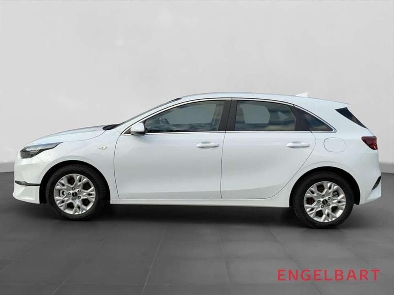 Neu Kia Ceed Comfort 140 PS (102 kW) 2025 Casa white s Kleinwagen
