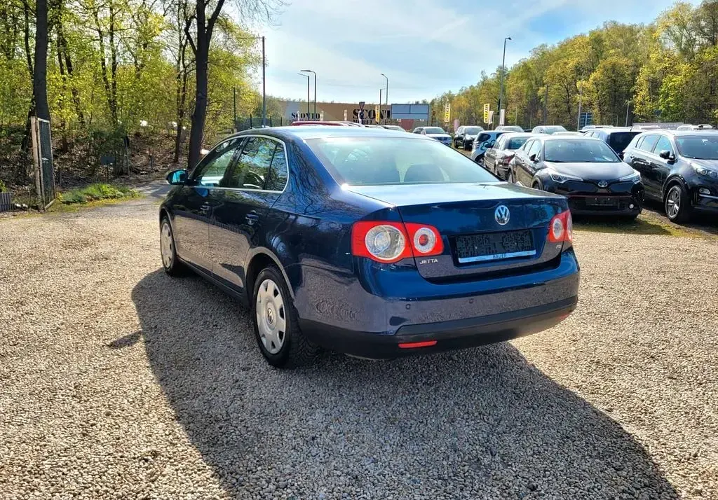 Gebraucht VW Jetta Comfortline 116 PS (85 kW) 2006 Shadow blue metallic Limousine