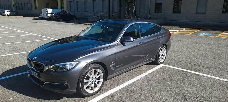Grau Gebraucht 2015 BMW 320 Gran Turismo Limousine | 21.000 € (Teuer) - Bild 1/4