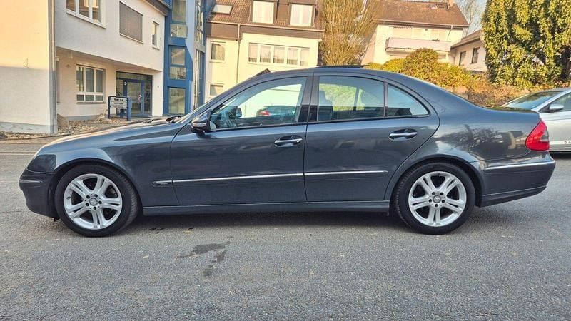 Gebraucht Mercedes E300 Avantgarde 211 PS (155 kW) 2008 Grau Limousine