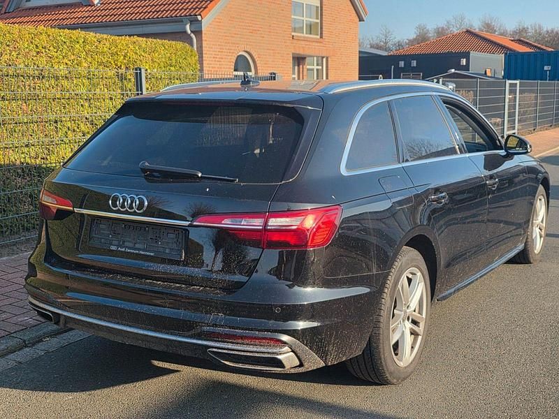 Gebraucht Audi A4 Advanced 163 PS (119 kW) 2020 Schwarz Kombi
