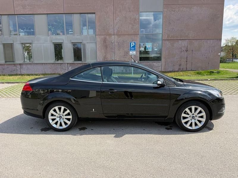 Gebraucht Ford Focus Cabriolet Titanium 145 PS (106 kW) 2008 Schwarz Cabrio
